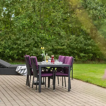 בית נופש In With Sauna