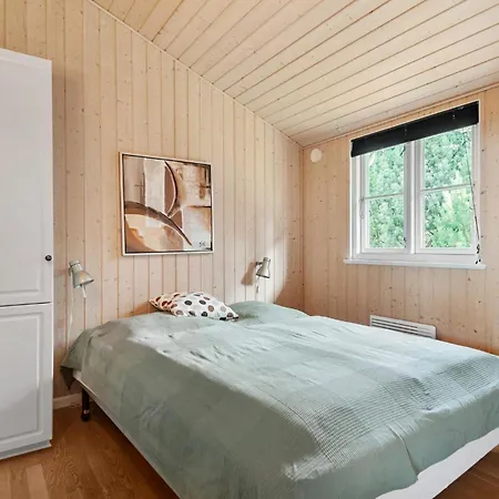 בית נופש In With Sauna *